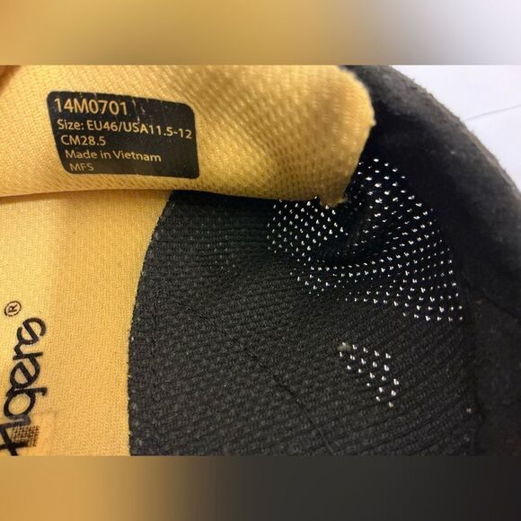 Vibram Black and Yellow FiveFingers Toe Shoes size 11.5-12 main image 4